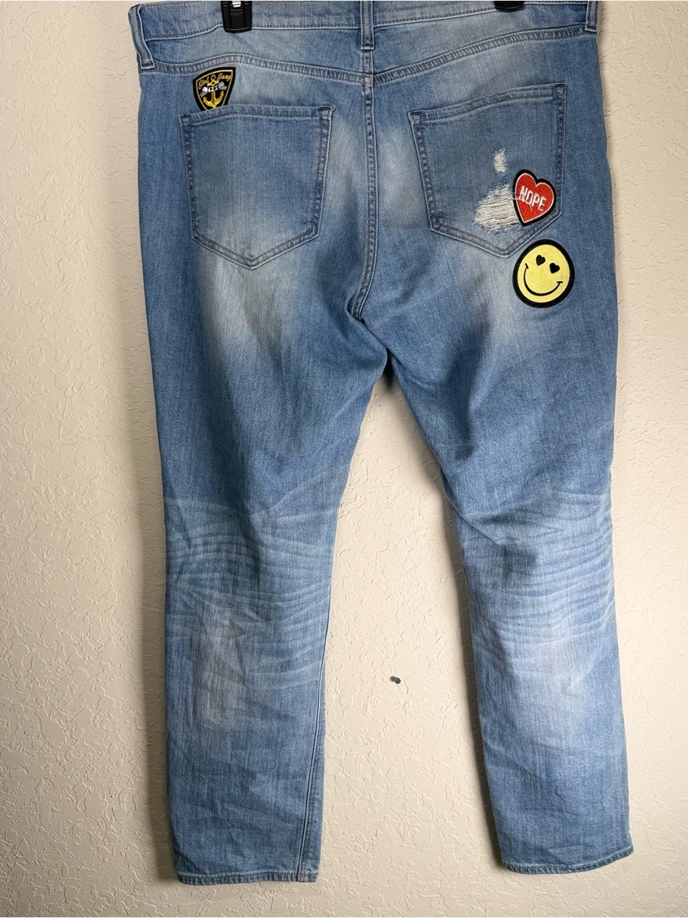 Express Girlfriend Patch Distressed Jeans Size 12 Light Wash Stretch Denim - Picture 5 of 8